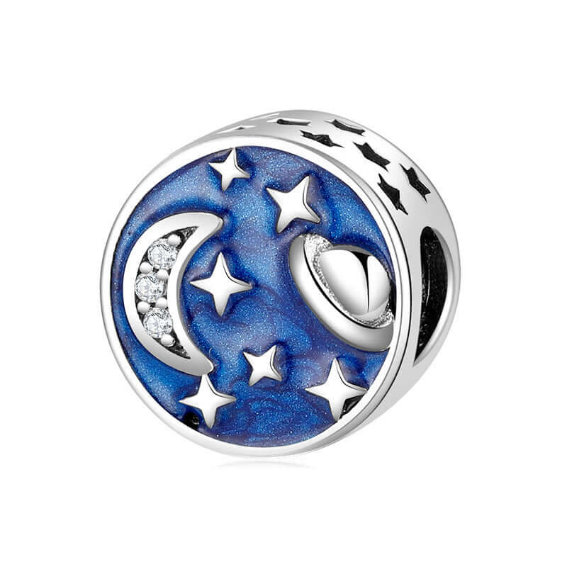 Silber Anhänger mit Mondmotiv und funkelnden Sternen, ideal für Armband oder Halskette.