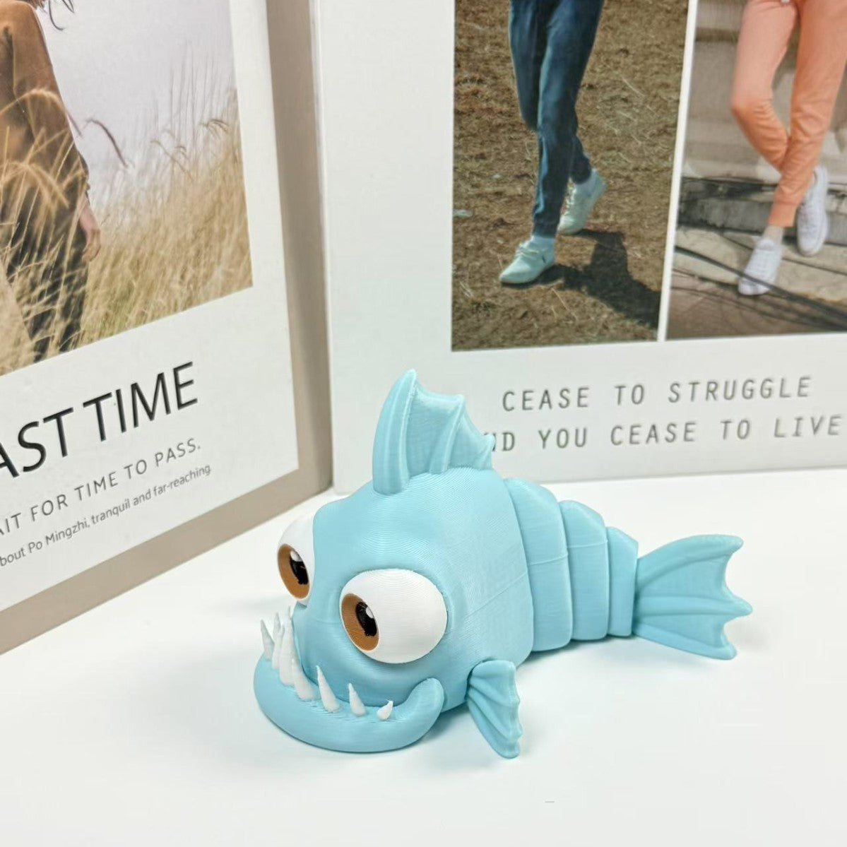 Piranha Deko Figur – Futuristisches Mini-Tiermaskottchen fürs Desk Setup | Gamer & Tech Deko | Stylischer Eyecatcher fürs Büro & Home-Office