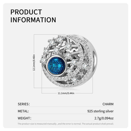 Blaue Mond Traumfänger S925 Silber Anhänger mit Netzkristallen und glänzender Design-Ausschnitt.
