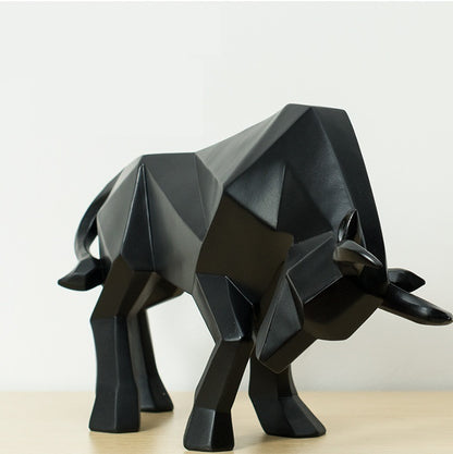 Modern Bull – Geometrische Stier-Skulptur aus Resin für stilvolle Wohn- & Bürodekoration