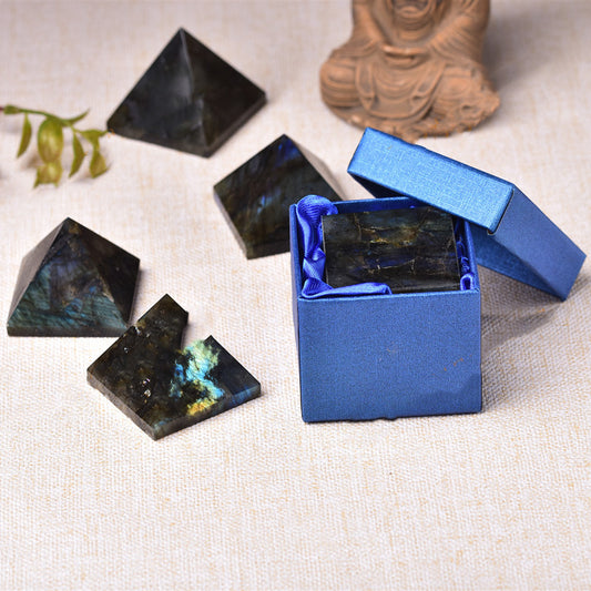 Natürliche Mondstein Pyramide – Polierter Labradorit-Kristall, Energie- & Meditationsstein, Elegante Schreibtisch- & Wohnraum Deko