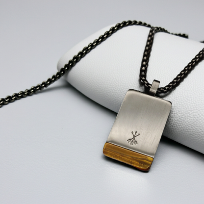 Tigerauge Anhänger - Edler Naturstein in polierter Edelstahlfassung | Zeitloser Look für Damen & Herren