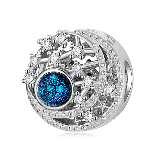 S925 Silber Anhänger mit Mondmotiv und blauer Netzperle, funkelndes Schmuckdesign für elegante Frauen.