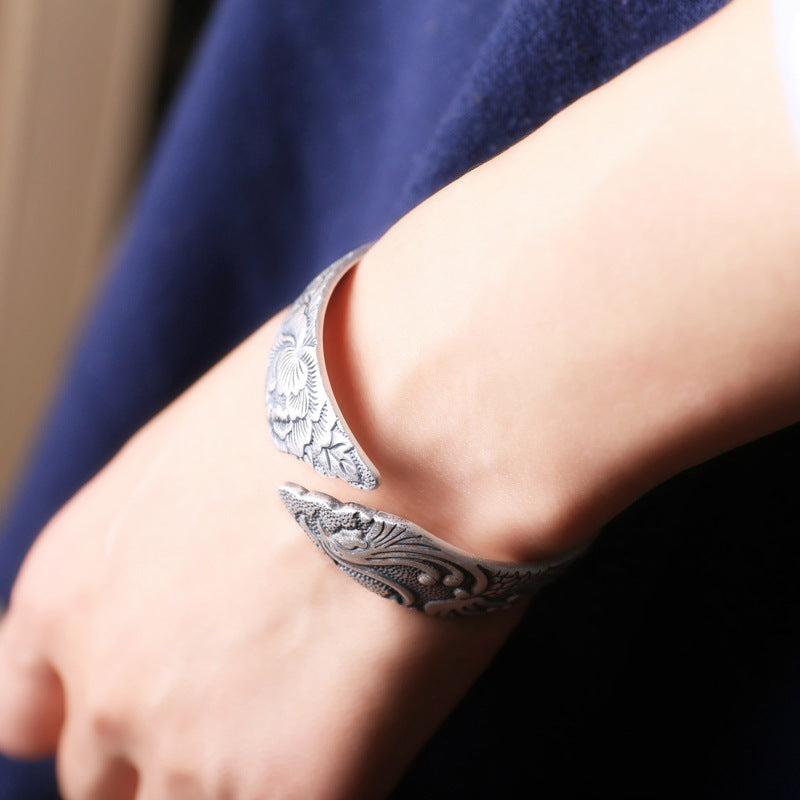 „Phoenix Peony“ Armreif im Retro-Ethno Stil